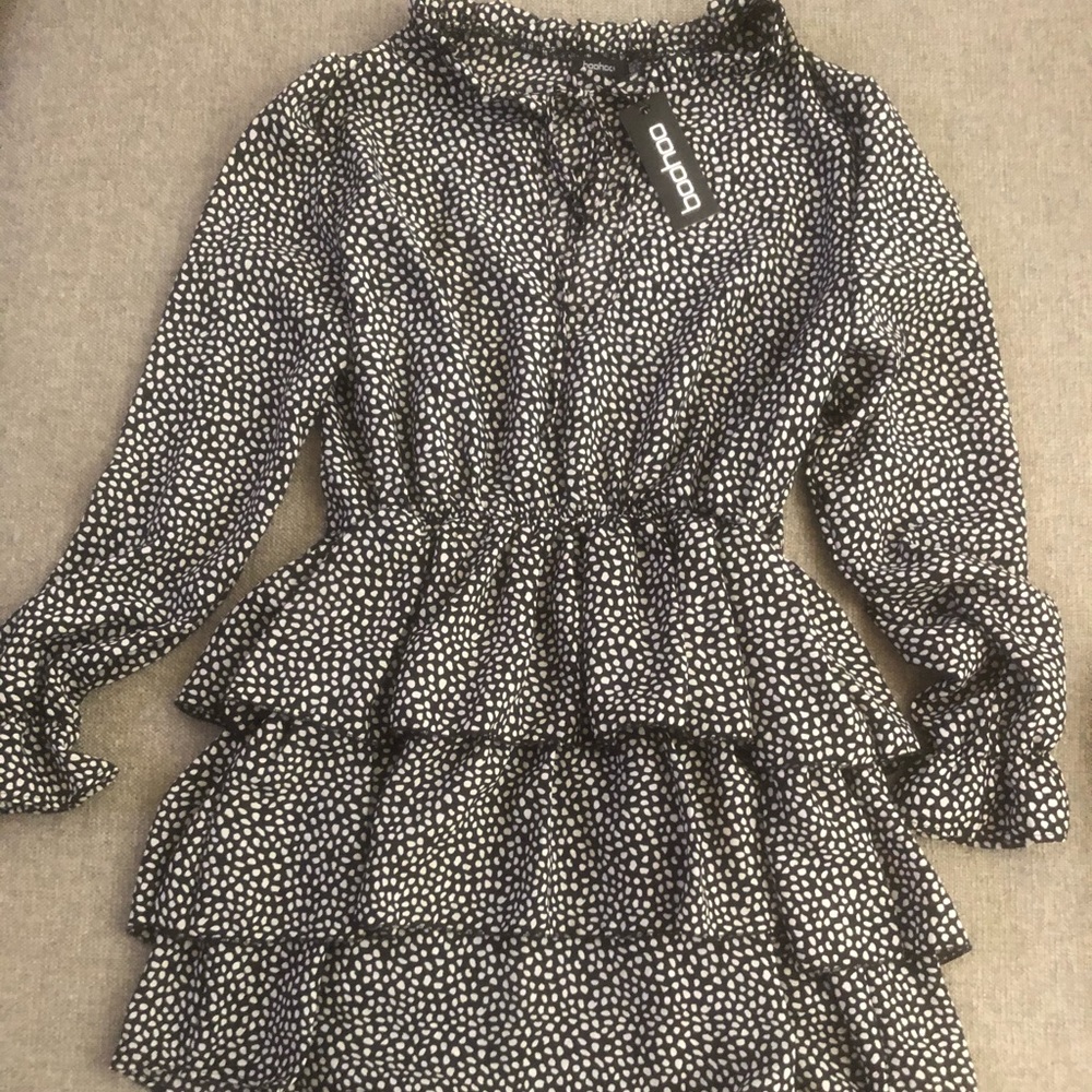 NWT long sleeve Boohoo dress